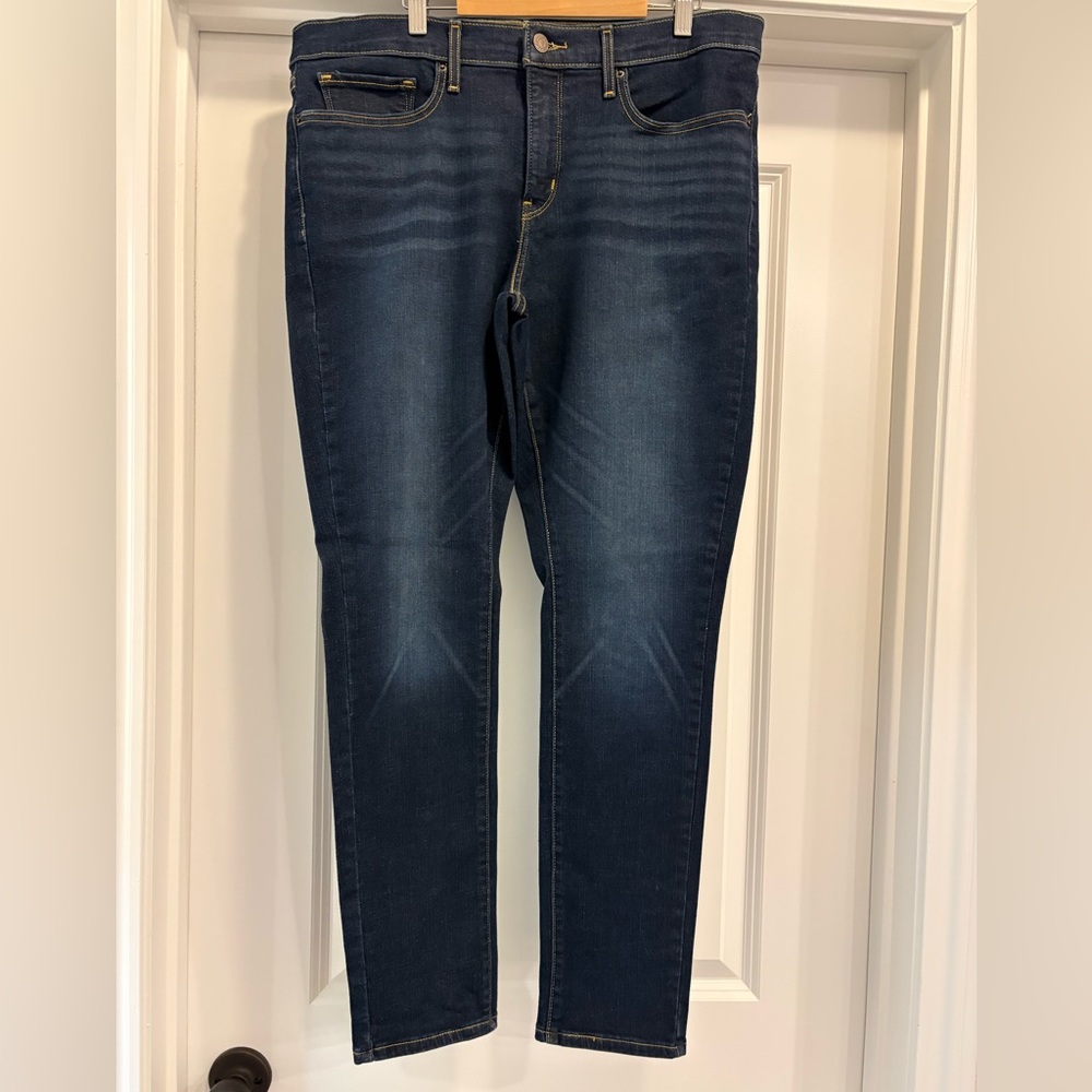 Levi’s 311 Shaping Skinny 32